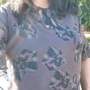 tear drop front tie plum floral sample blouse petite L  new